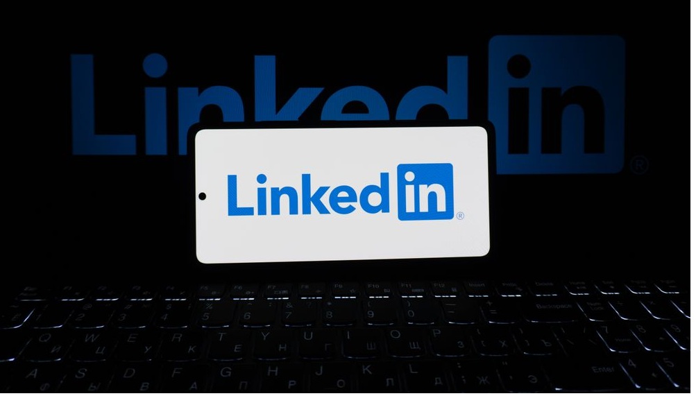 LinkedIn Thought Leadership for B2B Founders